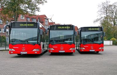 Drei Linienbusse auf dem Betriebshof von Vehling Reisen in Werne.